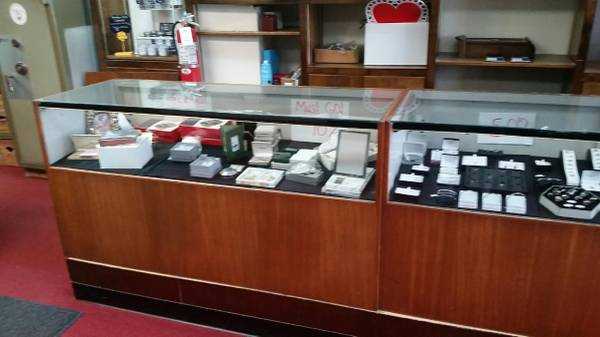 Solid Mah jewelry Case2.jpg